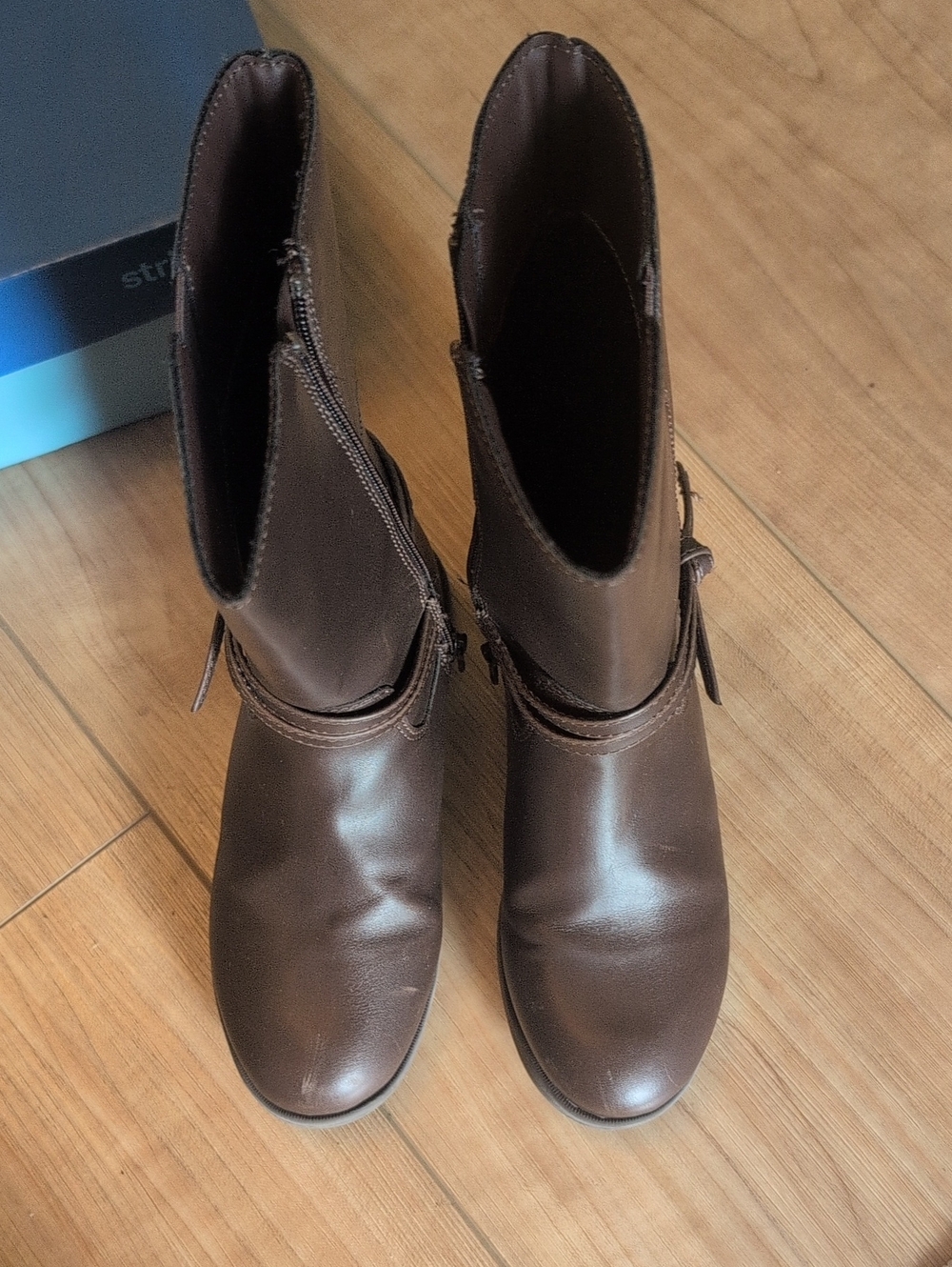 Last Chance: 13 Stride Rite Brown Girls Tall Boots with Knot Detail - Picture 4 of 7